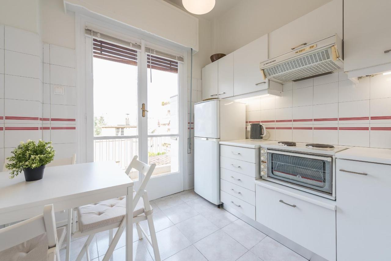 Cozy And Fresh Apt Close To Metro أثينا المظهر الخارجي الصورة