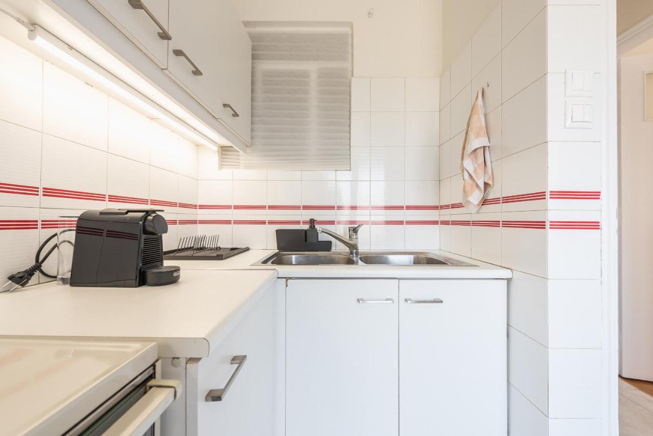 Cozy And Fresh Apt Close To Metro أثينا المظهر الخارجي الصورة